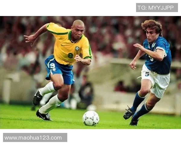 如何在拖鞋上创作足球明星的艺术作品与技巧分享