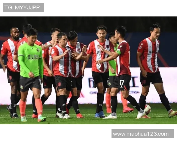 成都羽毛球队灵活性争议引发热议球员表现与战术调整成焦点讨论 成都羽毛球队灵活性争议引发热议球员表现与战术调整成焦点讨论