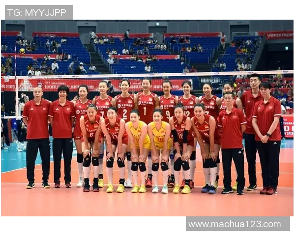 杭州排球队在世界杯中的灵活性表现引发热议展现团队协作与战术创新 杭州排球队在世界杯中的灵活性表现引发热议展现团队协作与战术创新