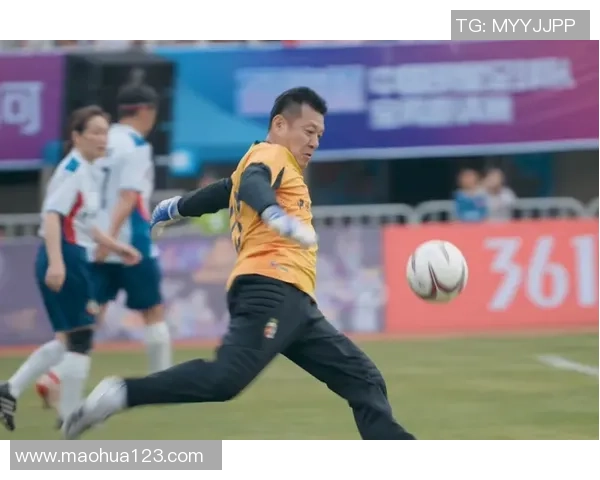 足球明星风格剪辑视频展现球场魅力与个人风采的完美结合 足球明星风格剪辑视频展现球场魅力与个人风采的完美结合