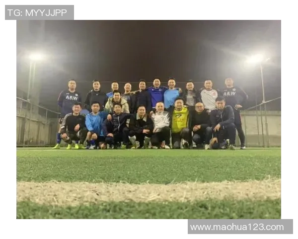 足球明星挑战地狱厨房的极限美食之旅与厨艺对决